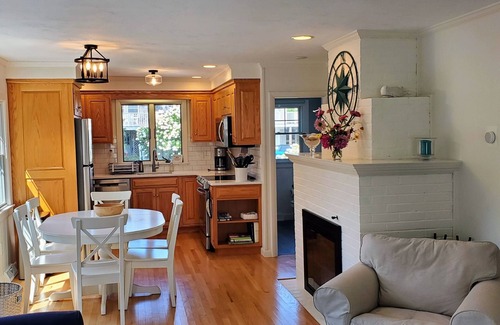 West Chatham House | Spacious, private cottage just a few minutes walk to Ridgevale Beach!