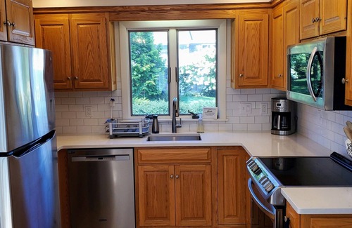 West Chatham House | Spacious, private cottage just a few minutes walk to Ridgevale Beach!