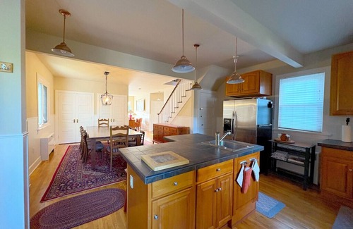Skytop House | Spacious, relaxing 5BR/3BA Pocono home in Skytop, PA with fenced-in backyard