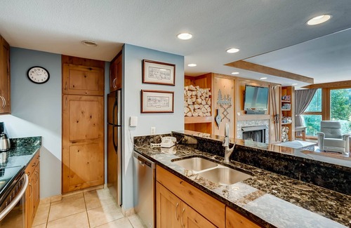 Lakeside Village Condo | Spacious Remodel, 4br, Minutes To Conf Center & Slopes! 4 Bedroom Condo by RedAwning
