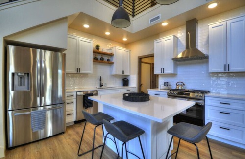 Red Lodge House | Spacious Retreat w/Rooftop Patio