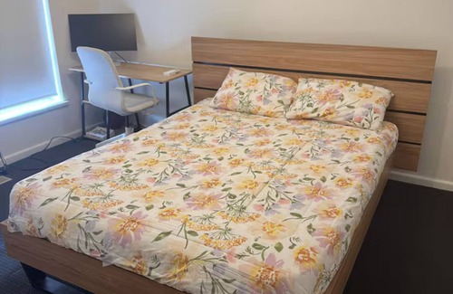 Ivanhoe Apartment | Spacious Room in Ivanhoe, Melbourne