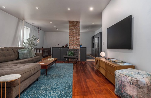 Federal Hill Apartment | Spacious, Sleek, and Luxurious two-bedroom in Historic Westside of Providence