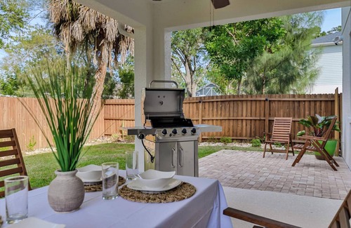 Sun Bay South House | Spacious South Tampa Retreat