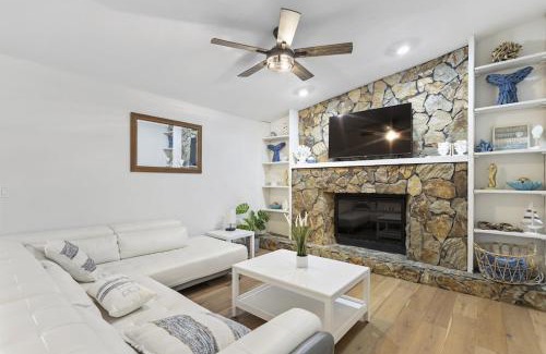 Largo House | Spacious & Sunny Family Gem - Heated Pool, Firepit and Game Room