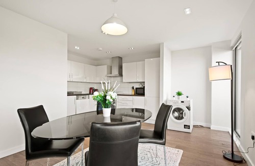 Hoxton Apartment | Spacious Three Bedroom Apartment in Hoxton
