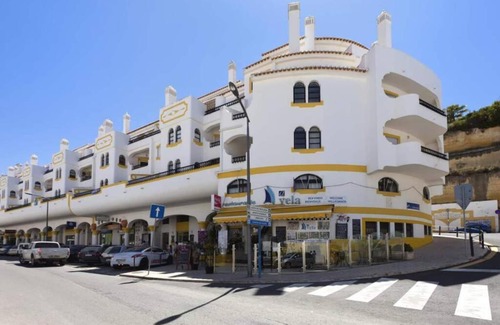 Carvoeiro Apartment | Spacious Two bedroom apt, 200m from the beach