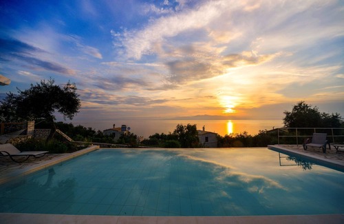 Gaios Villa | Spacious, villa Ionia directly the sea.