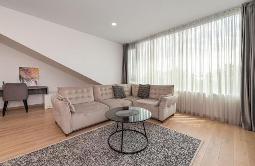 Kaunas Apartment | Spaciuos 1 BD Apt by Domvia