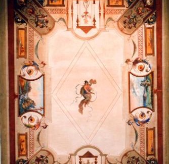 Rione III Colonna Apartment | Spanish Steps Art Apartment