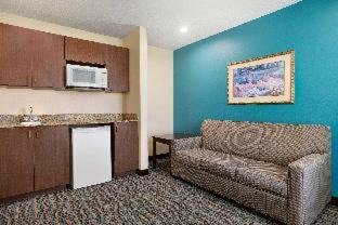 Evansville Hotel | Spark By Hilton Evansville East, In