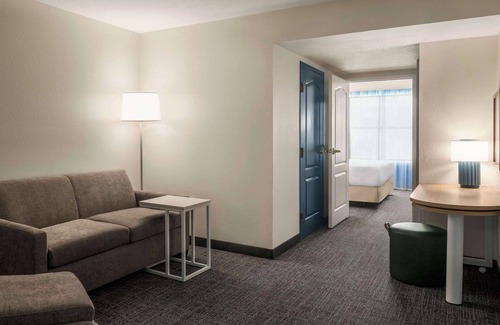 Florida Center Hotel | Spark by Hilton Orlando Universal Blvd