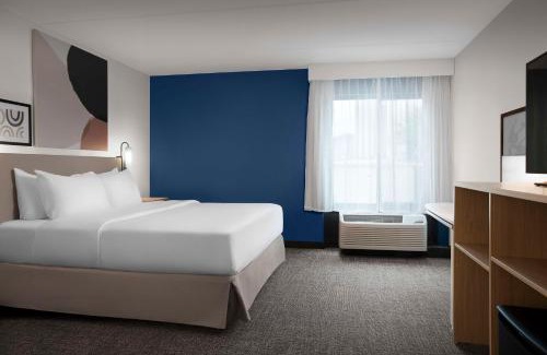Oak Park - Northwood Hotel | Spark By Hilton San Antonio Airport