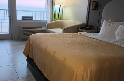 Northeast Virginia Beach Hotel | Spark by Hilton Virginia Beach Oceanfront