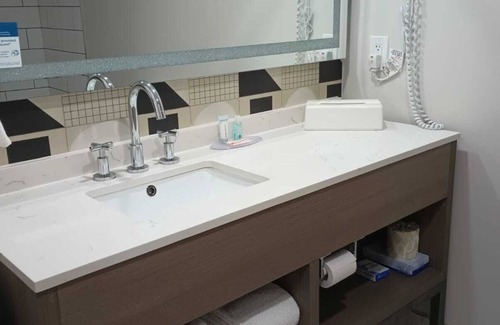 Northeast Virginia Beach Hotel | Spark by Hilton Virginia Beach Oceanfront