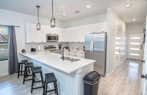 Denver Heights Apartment | Spectacular 3 BR Plus 2 and a Half BA Apt Near Downtown