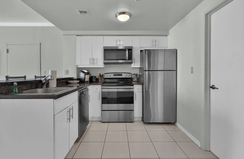 Coconut Grove Apartment | Spectacular Bay View 1bd 2baths in Grove