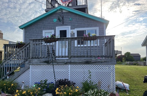 Jerusalem House | SPECTACULAR BEACH COTTAGE W/ROOF DECK & VIEWS