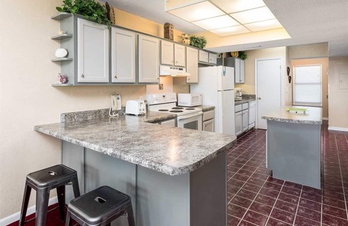Gulf Shores Condo | Spectacular Gulf Front, top floor condo! Boardwalk 1085 next to Sea N Suds!