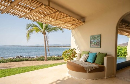 Troncones Villa | Spectacular beachfront villa