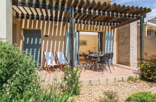Lachapelle-Auzac Apartment | Spend a wonderful vacation in this inviting vacation apartment with pool access.