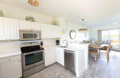 Marathon Hotel | Spend your Days by the Water and your Nights in with a Full Kitchen Setup!