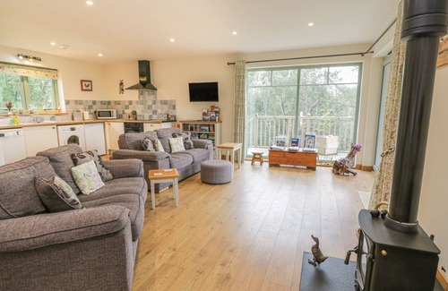Roybridge Cottage | SPINNYFIELD, with open fire in Roy Bridge