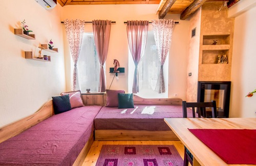 Chlomatiana Cottage | Spiti Lagis - rustic cottage house with 1BR loft