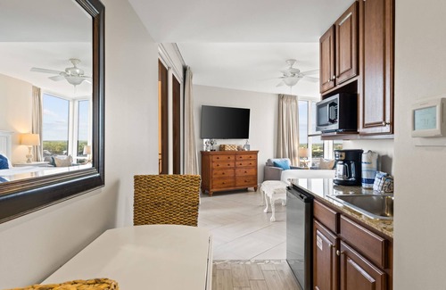 West Panama City Beach Condo | Splash Beach Resort by Panhandle Getaways