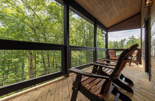Gatlinburg - Pigeon Forge Cabin | Splashin and Relaxin