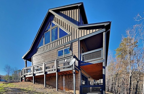 Gatlinburg - Pigeon Forge Cabin | Splashin and Relaxin