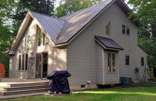 Cedar Ski Chalet | Splendid chalet Close to Sleeping Bear Dunes
