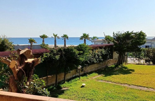 San Sostene Marina Apartment | Splendida casa di fronte al mare con giardino