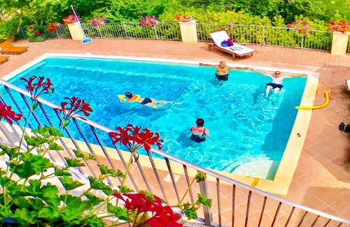 Spoleto Villa | Spoleto Splash/slps 18/24, private village/5 cottages, exc pool, private ground