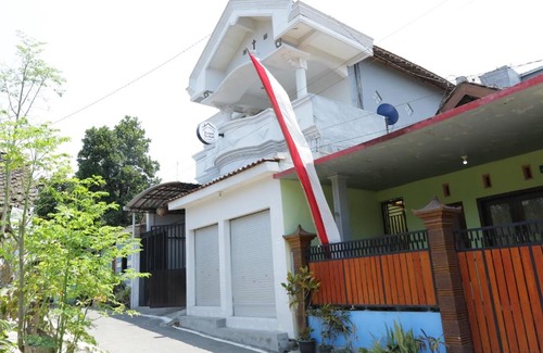 Blitar Hotel | SPOT ON 93189 Rumah Berkah Syariah