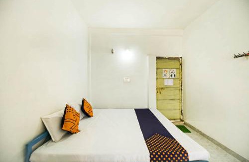 Sihora Hotel | SPOT ON Krishna Market And Lodge