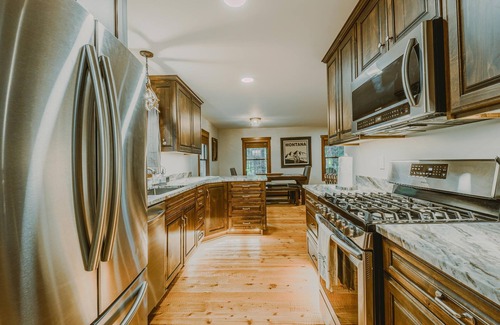 Bigfork Cabin | Spotted Bear Cabin - For 6