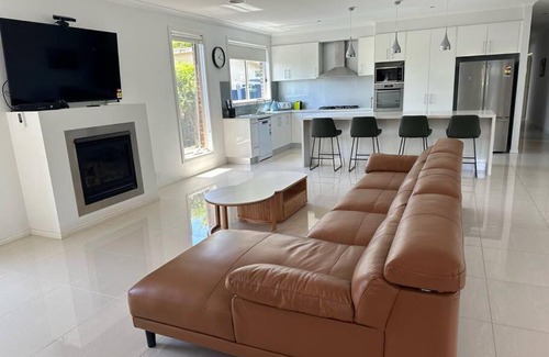 Rosebud Villa | Spray your best Rosebud