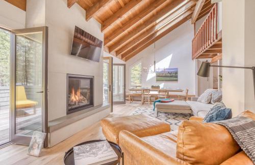 Black Butte Ranch House | Spring Home 42 - Meredith Lodging