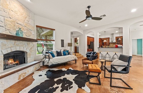 Dripping Springs House | Spring Valley - Fire Pit, Grill & Sleeps 8