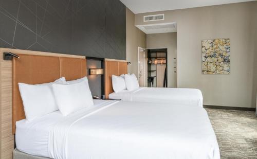 Downtown Baltimore Hotel | SpringHill Suites by Marriott Baltimore Downtown Convention Center Area