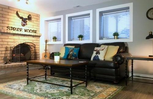 Sandy Apartment | Spruce Moose Mtn Retreat w Sauna 11 Miles to World Class Ski