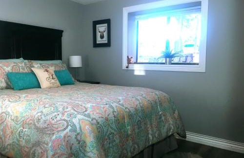 Sandy Apartment | Spruce Moose Mtn Retreat w Sauna 11 Miles to World Class Ski