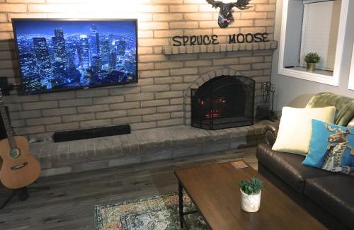 Sandy Apartment | Spruce Moose Mtn Retreat w Sauna 11 Miles to World Class Ski