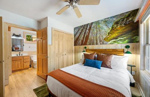 Fish Creek Hotel | Spruce & Shore Motel