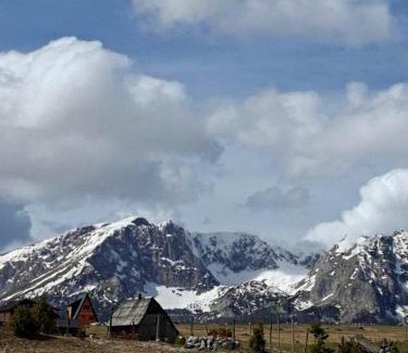 Zabljak Ski Chalet | Squirrel's House