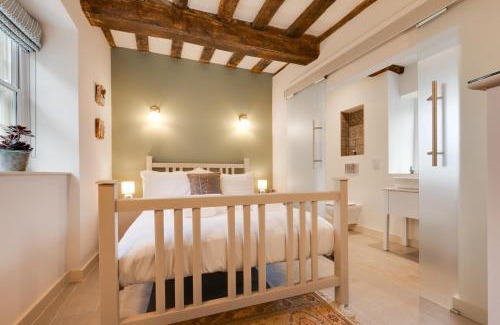 Little Walsingham House | St Gabriels