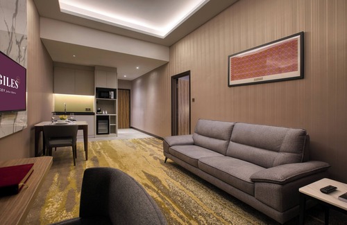 Central District Hotel | St. Giles Southkey