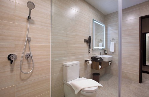 Central District Hotel | St. Giles Southkey