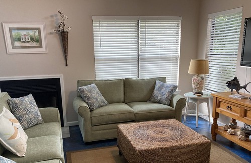 Demere Park Cottage | St Simons 3BR/3BA with pool near everything.